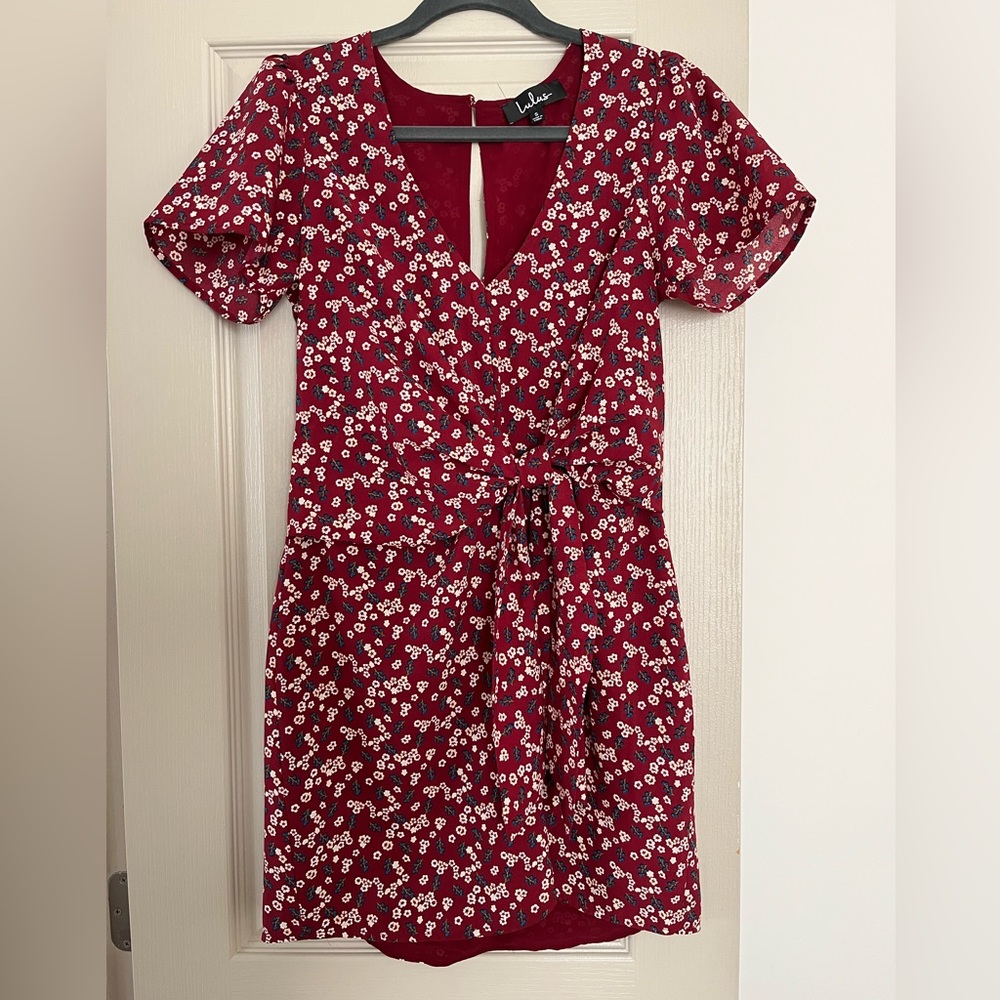Lulus Floral Dress with tie front, new without tags, size small